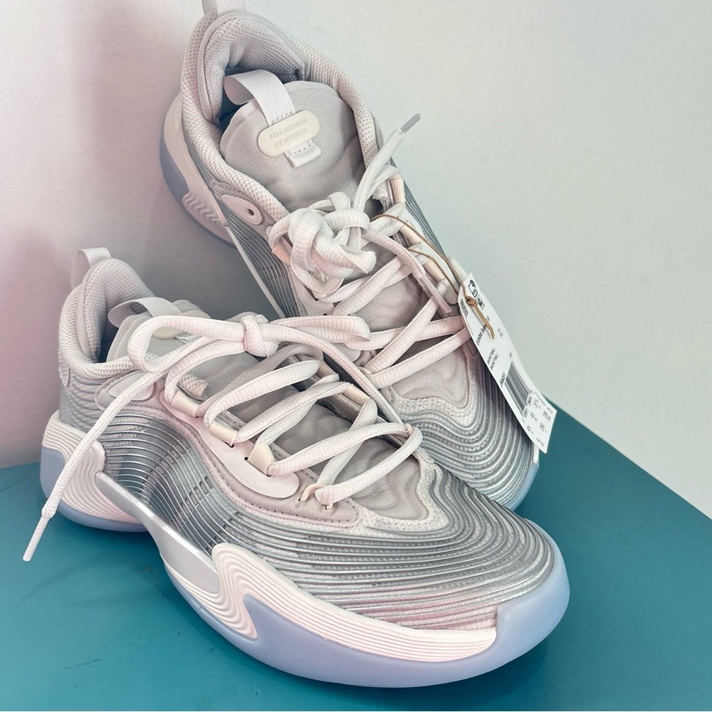 Adidas Exhibit Select 2.0 Pro Women's Basketball Shoes Size 6 NEW no box